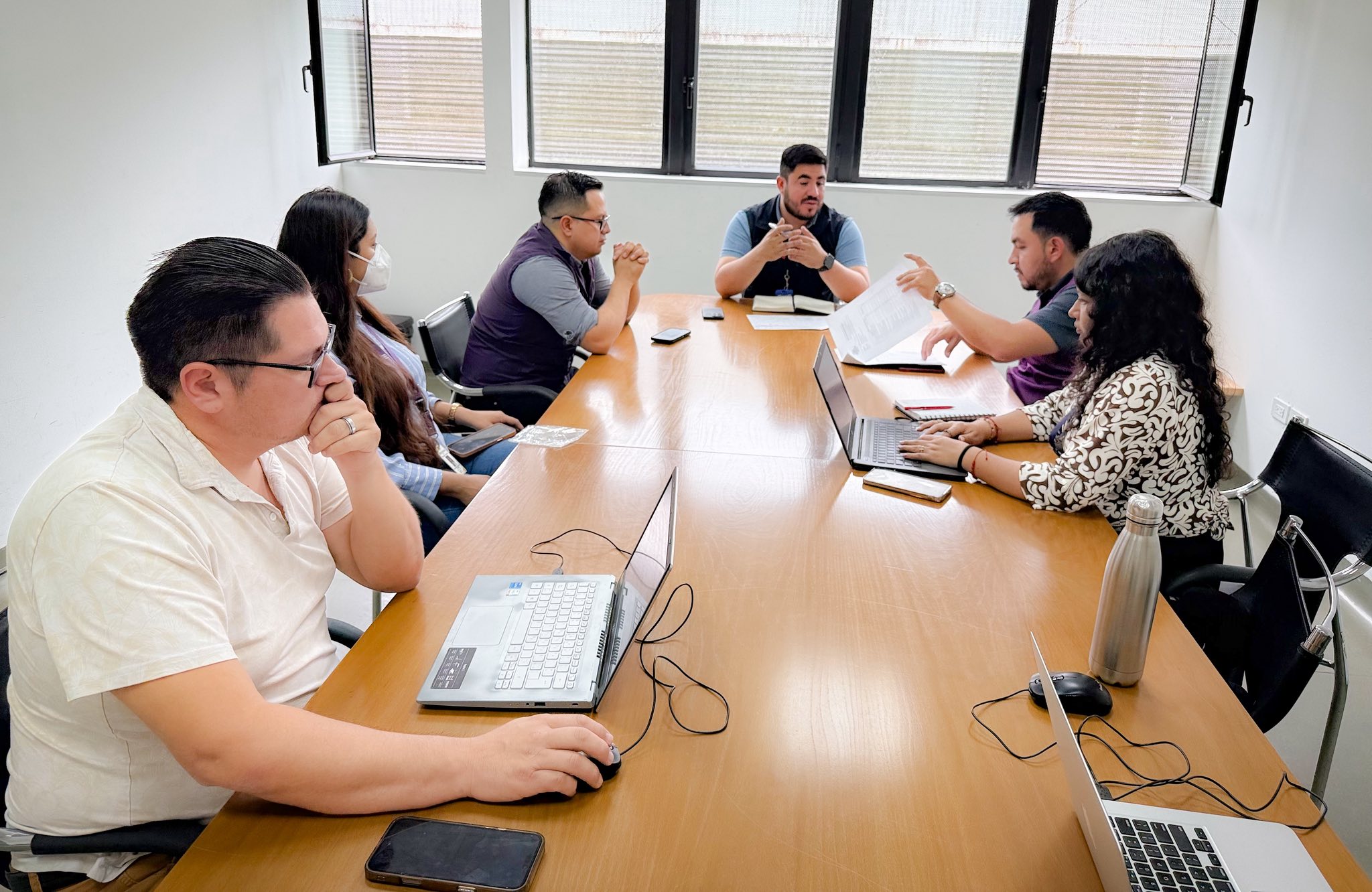 Reunión con los Directores Distritales y el Gerente del Hospital General Puyo